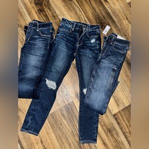 Size 2 short and extra short American Eagle jeans!